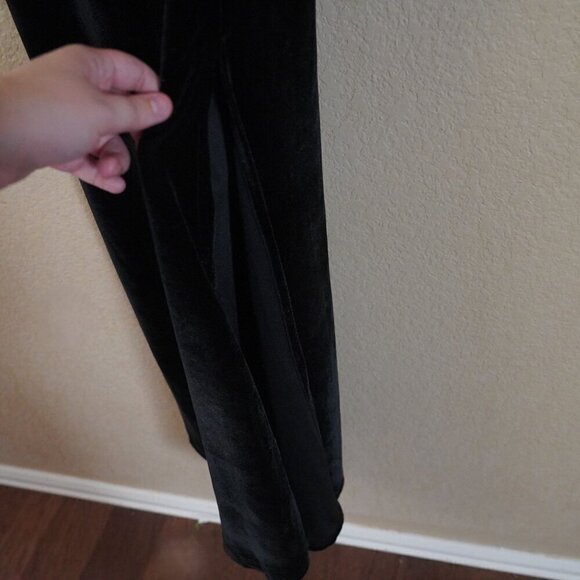 Lavetir Black Crushed Velvet Maxi Dress V Neck Side Slit 6 Strappy Witchy Goth - Picture 9 of 13